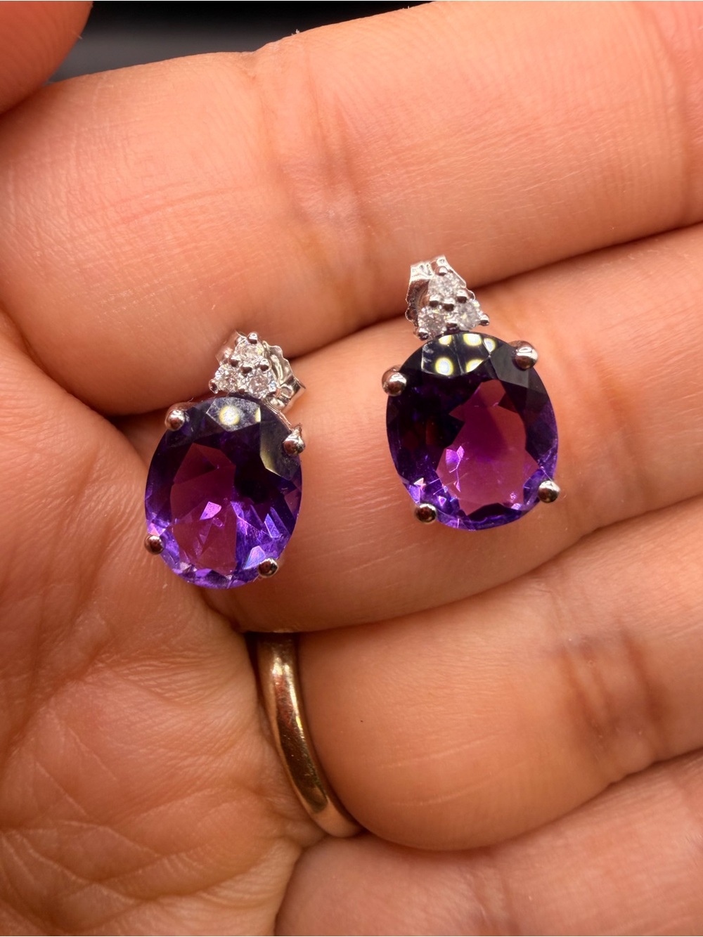 14k White Gold 5.10 Ctw Amethyst & Diamond Earring.